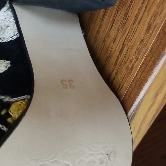 Boots - Picture 7 of 7